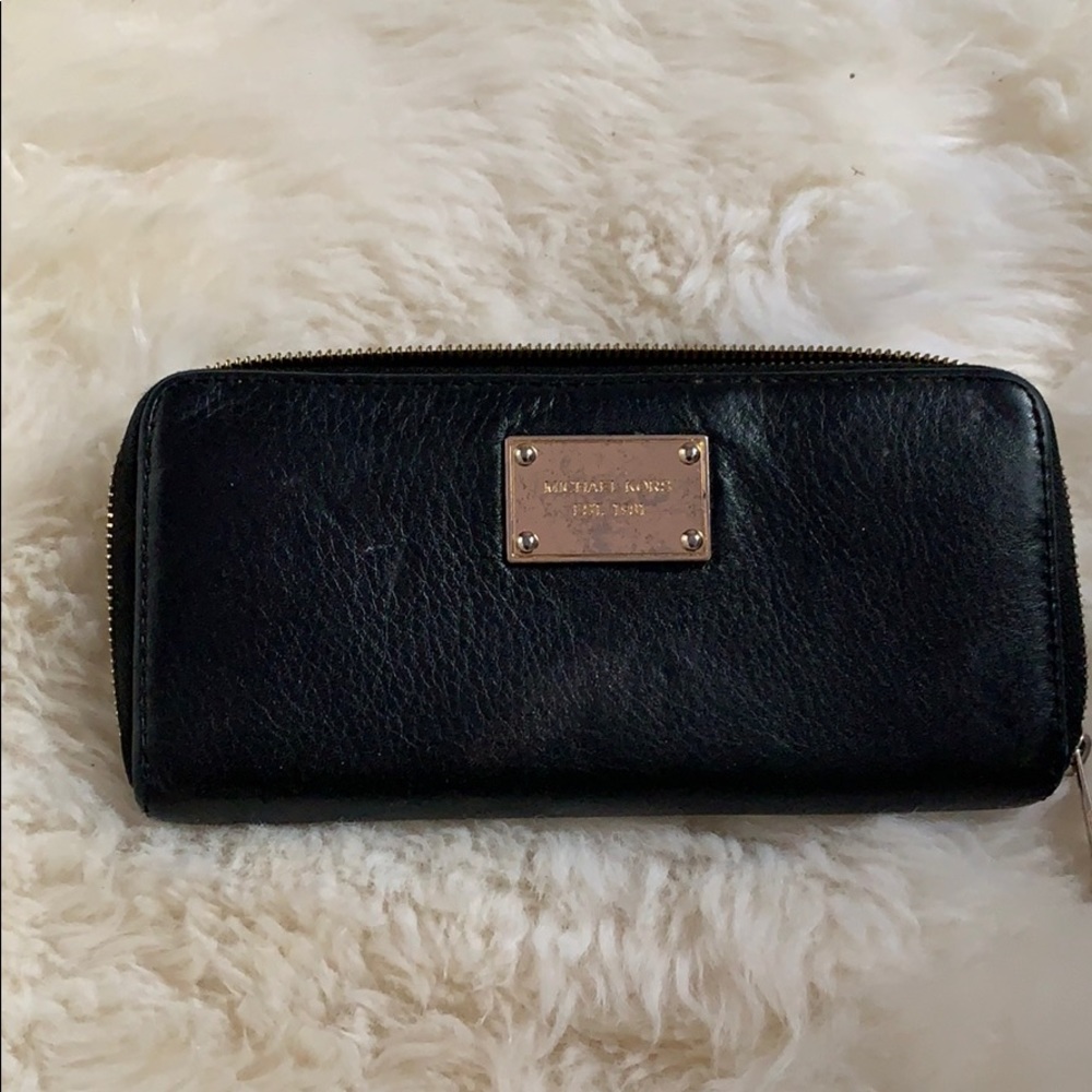 Michael kors wallet